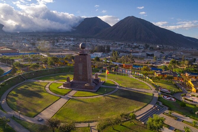 PRIVATE CITY TOUR: Quito Colonial, Half the World and Cable Car - Quito’s old center, from stone facades to gold interiors