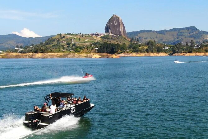 (Private Guatapé) Mansion Pablo Escobar+Paintball+Cuatrimoto+Boat - Climbing Piedra del Peñol
