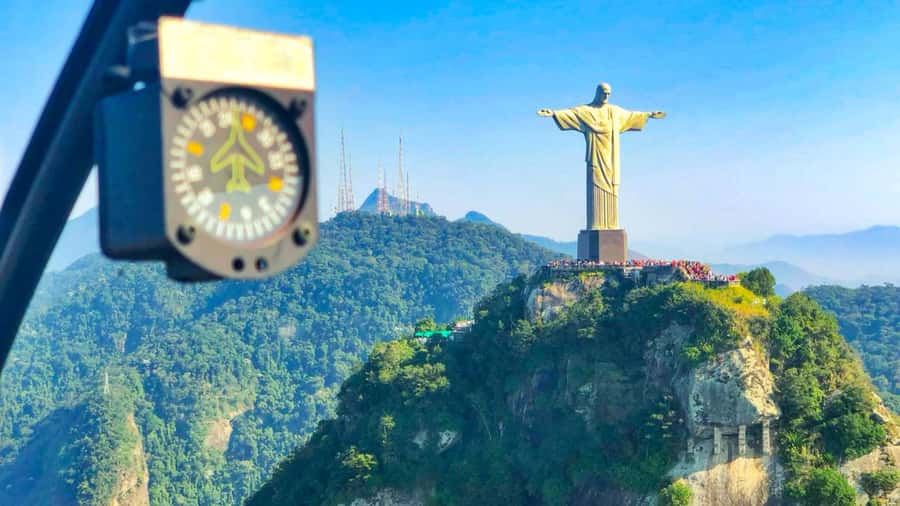 Private Helicopter tour - Rio de janeiro in 30min - Arpoador, Copacabana, and the famous curve of the coast