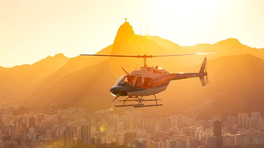 Private Helicopter tour - Rio de janeiro in 30min - Rodrigo de Freitas Lagoon and the main event at Christ the Redeemer