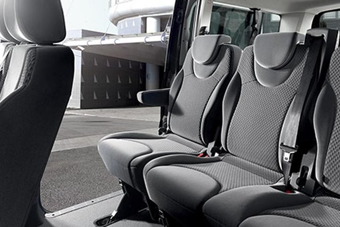 Private Transfer from Santiago Airport to Santiago - The 15-minute ride into Santiago