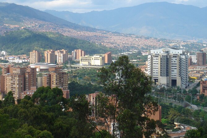Private transfer service from or to Medellín Airport - Airport to hotel, or hotel to airport