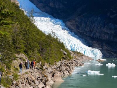 Puero Natales: Glacier Tour with Lunch & Whiskey Aperitif