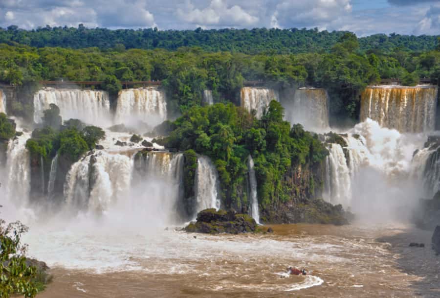 Puerto Iguazu: Argentine Falls & Great Adventure Boat - How the guide adds value
