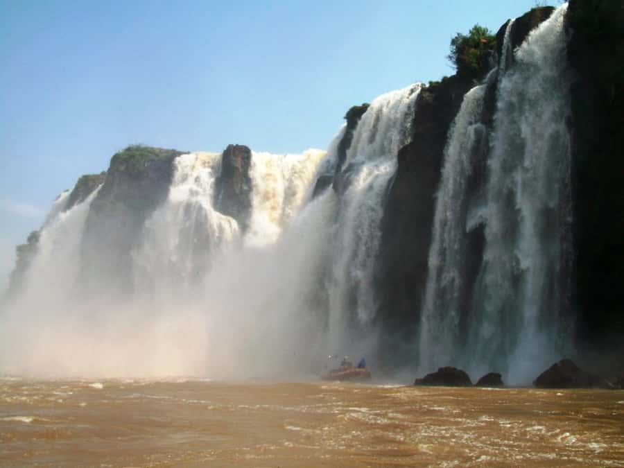Puerto Iguazú: Iguazú Falls Adventure with 4WD & Boat Ride - Key points at a glance