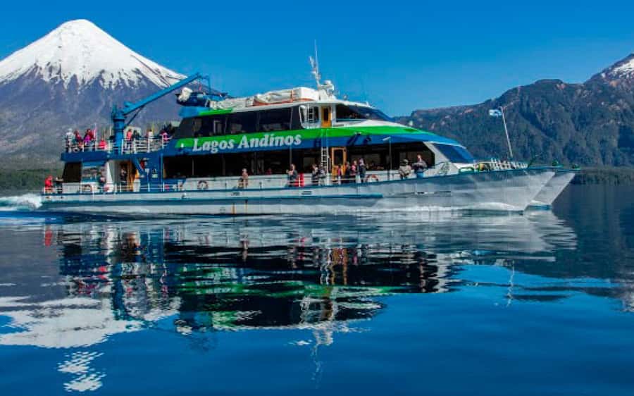 Puerto Varas: Peulla Day Trip - Starting early beside Llanquihue Lake