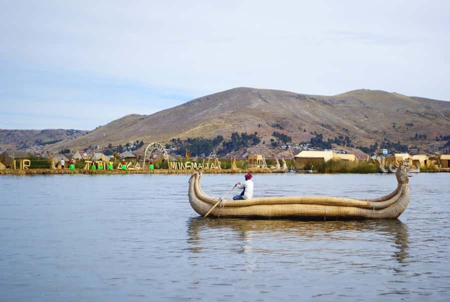 Puno: Full-Day Tour of Lake Titicaca and Uros & Taquile - The guide and group experience