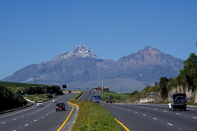 Quito to Cuenca 4 or 5-Day Tour with Cotopaxi, Quilotoa, Baños and Chimborazo - Guides, vehicles, and the private format