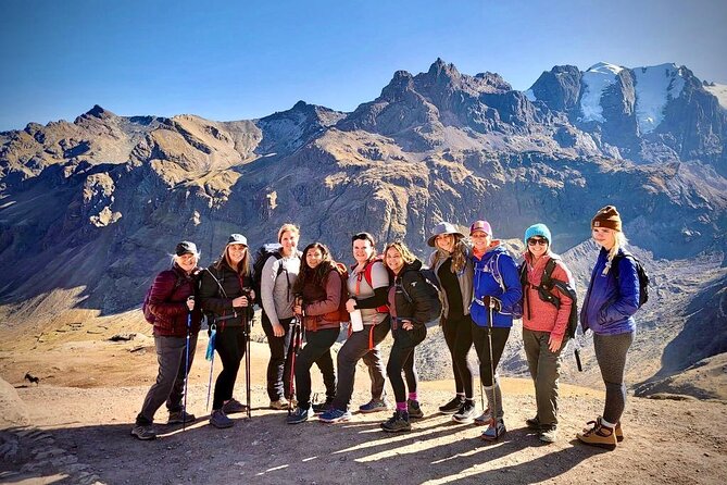 Rainbow Mountain Beat-the-Crowd: 7 AM Departure (Small groups) - The walk back and lunch in Cusipata