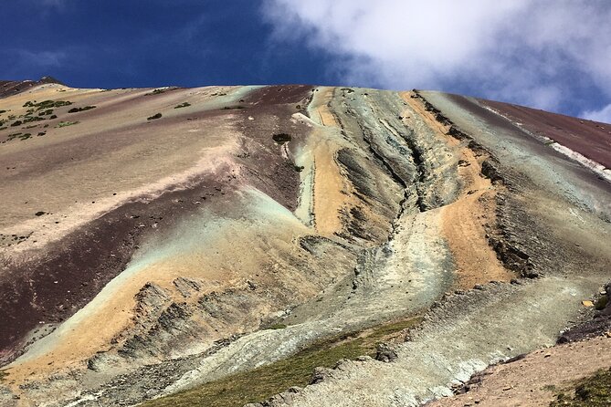 Rainbow Mountain Cusco Full Day - The guide and group experience