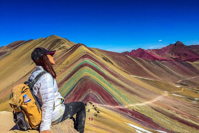Rainbow Mountain Tour - Walking from Llactoc to Vinicunca
