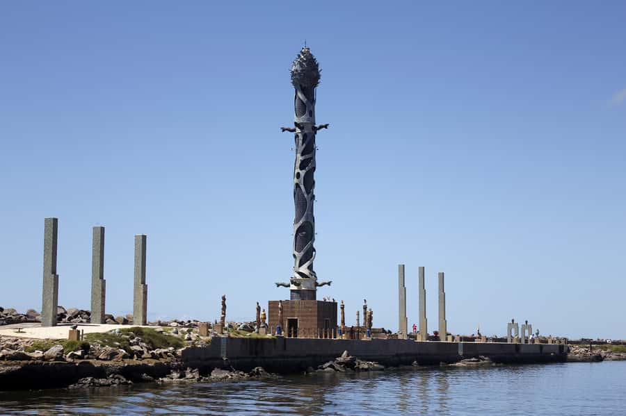 Recife & Olinda City Tour: Unveiling the Charm of Two Cities - Recife’s three districts: bridges, squares, and sea air
