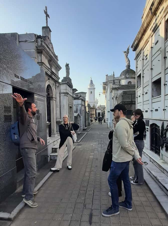 Recoleta Cemetery - Small Group Tour of History & Secrets - Why Recoleta Cemetery deserves a guided visit
