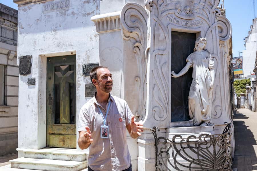 Recoleta Cemetery - Small Group Tour of History & Secrets - Entering the cemetery and reading the stone city