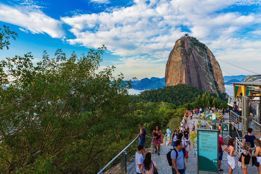Rio: Christ the Redeemer & Sugarloaf Express Tour - Crowds, weather, and the pace you should expect
