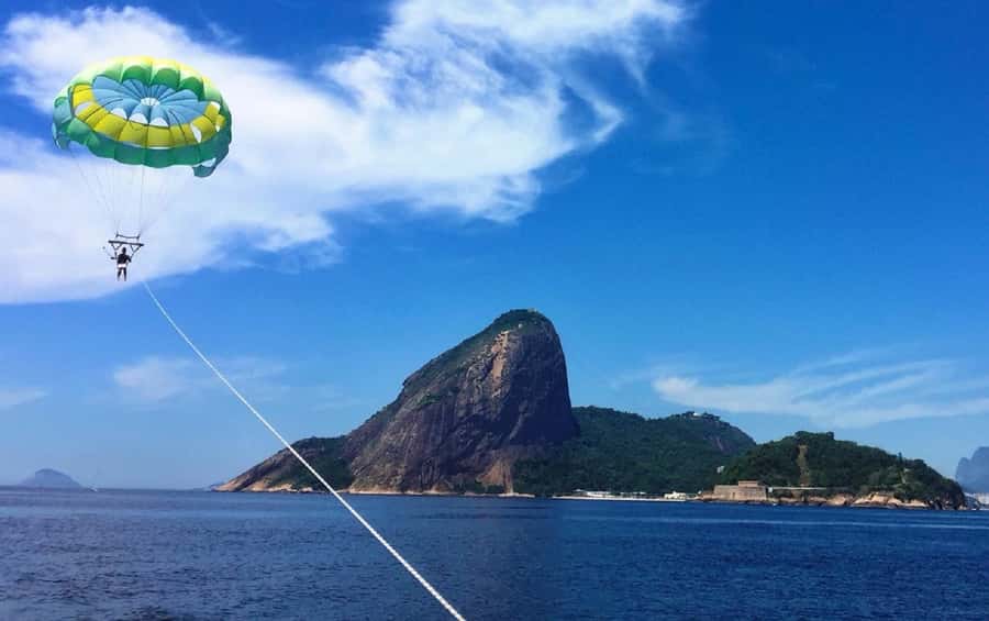 Rio de Janeiro: 2-Hour Boat Trip with Parasailing - From boat deck to parachute