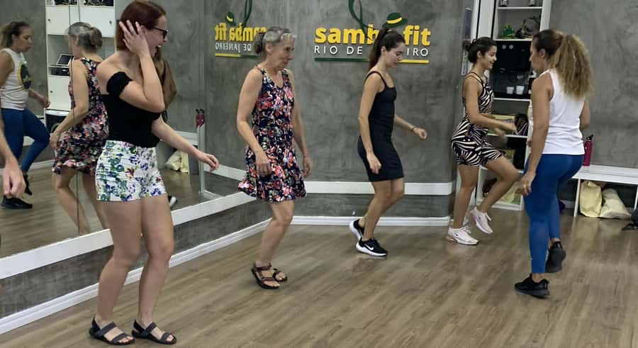 Rio de Janeiro: Beginner Samba Lesson in Ipanema - The Carnival costume finale