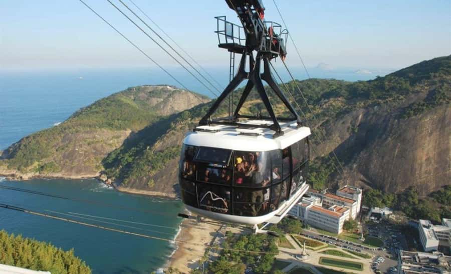 Rio de Janeiro: Christ the Redeemer and Sugarloaf Tour with… - Buffet lunch and the rhythm of the day