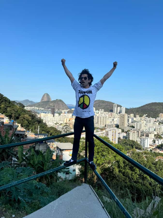 Rio de Janeiro: Favela Santa Marta Top Tour with Local Guide - The first viewpoint and the climb into Santa Marta