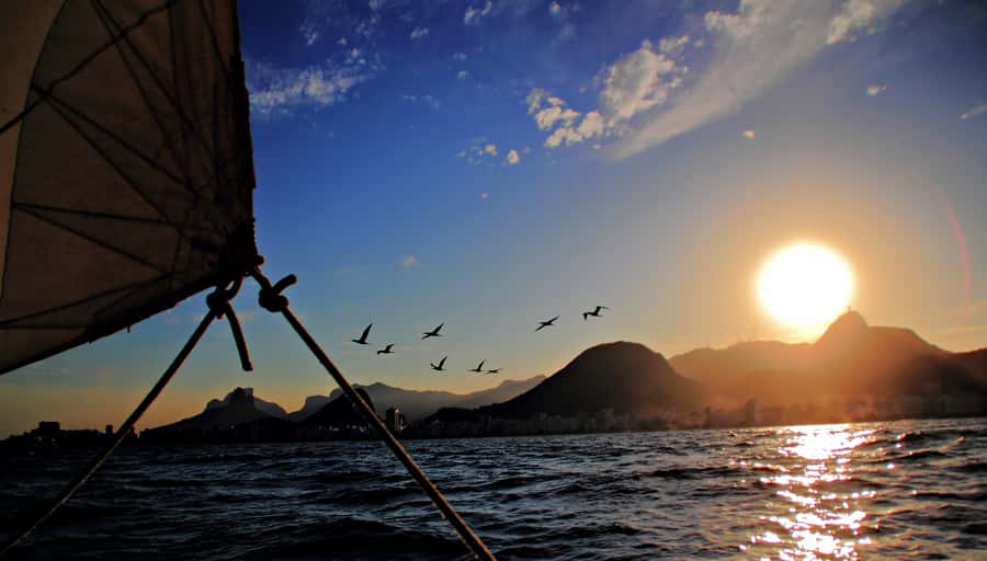 Rio de Janeiro: Guanabara Bay Sunset Sailing Tour & Drinks - Why this Rio sailing trip is worth considering