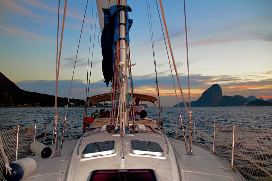 Rio de Janeiro: Guanabara Bay Sunset Sailing Tour & Drinks - Swimming near a beach or calm stretch of bay