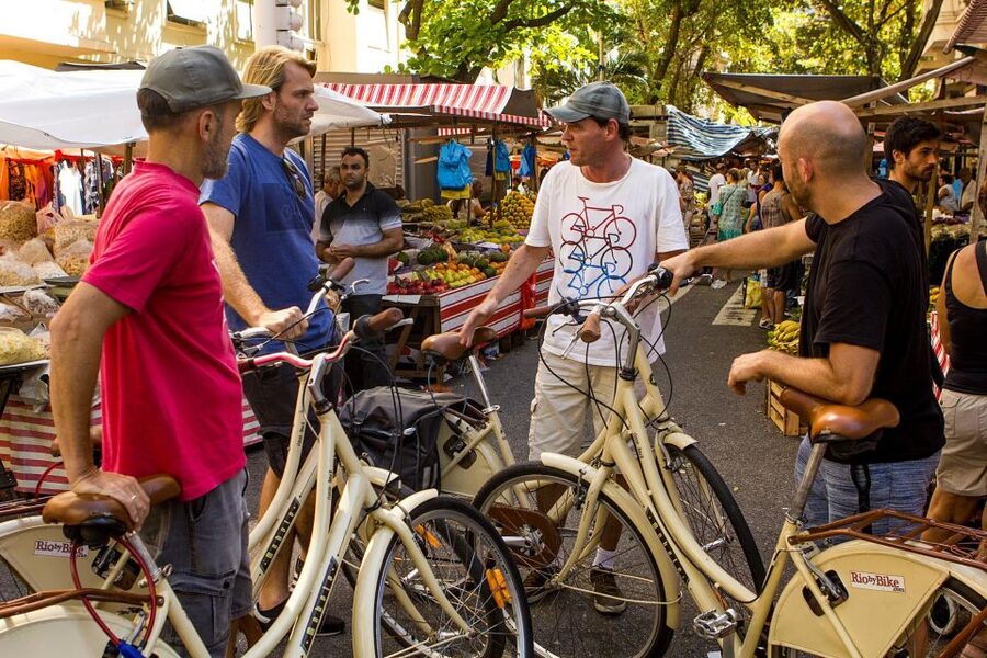 Rio de Janeiro: Guided Bike Tours in Small Groups - Guides, pacing, and riding confidence