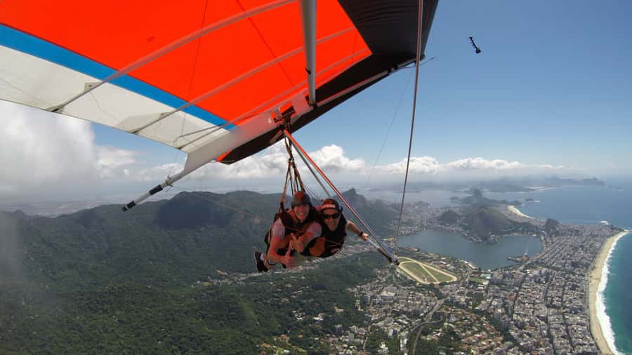 Rio de Janeiro: Hang Gliding Adventure - Landing on São Conrado beach