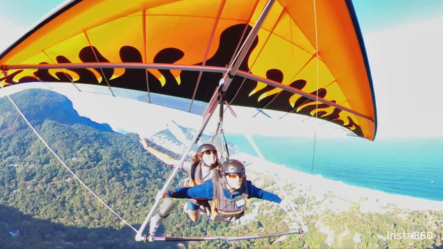 Rio de Janeiro: Hang Gliding Adventure - Safety, age, weight, and comfort