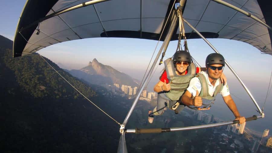 Rio de Janeiro: Hang Gliding or Paragliding Flights - The meeting point and mountain transfer