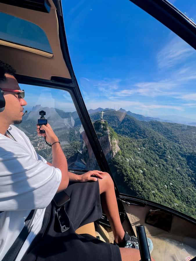 Rio de Janeiro: Helicopter Flight Christ the Redeemer 30 min - Ipanema, Arpoador, and the Copacabana shoreline