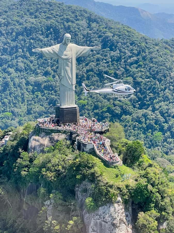 Rio de Janeiro: Helicopter Flight Christ the Redeemer 30 min - What the flight feels like in practice