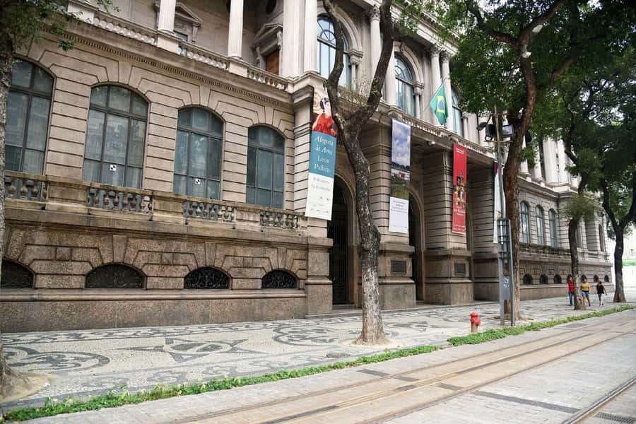 Rio de Janeiro: Historic Rio and Santa Teresa Half-Day Tour - Cinelândia and the route to Lapa