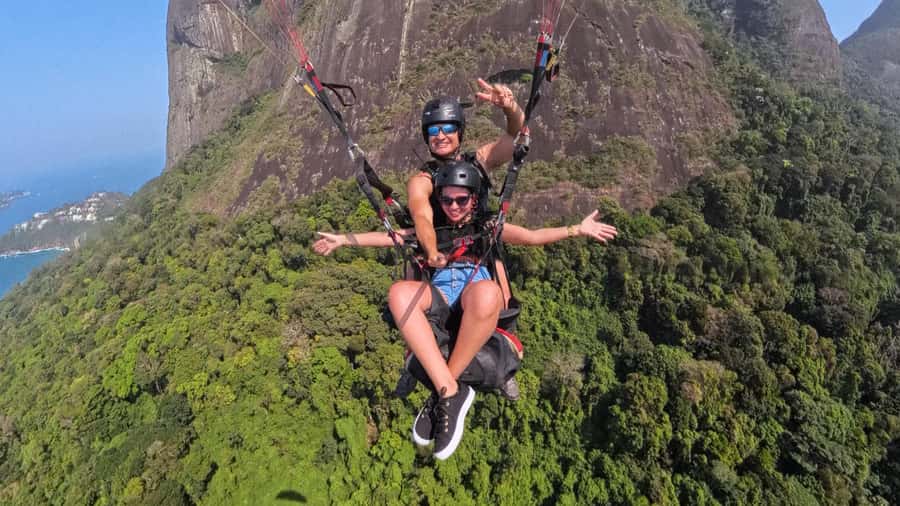 Rio de Janeiro : Paragliding Tandem Flights over Rio - Who Should Book This Flight?