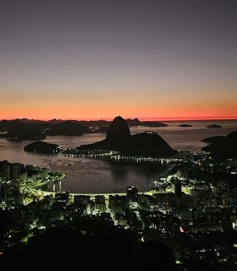Rio de Janeiro: Private Sunrise Tour at Mirante Dona Marta - Reaching the viewpoint before the first light