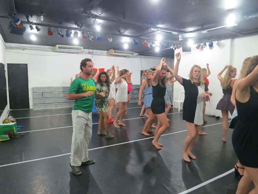 Rio de Janeiro: Samba Class and Samba Night Tour - Learning the basic samba rhythm in one hour