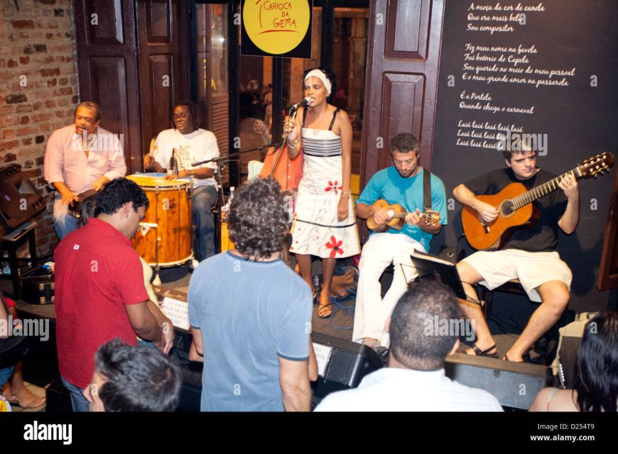 Rio de Janeiro: Samba Class and Samba Night Tour - What the guide adds after the class