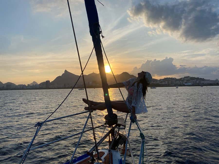 Rio de Janeiro: Sunset Sailboat Tour with Open Bar - Leaving from Urca for a softer side of Rio