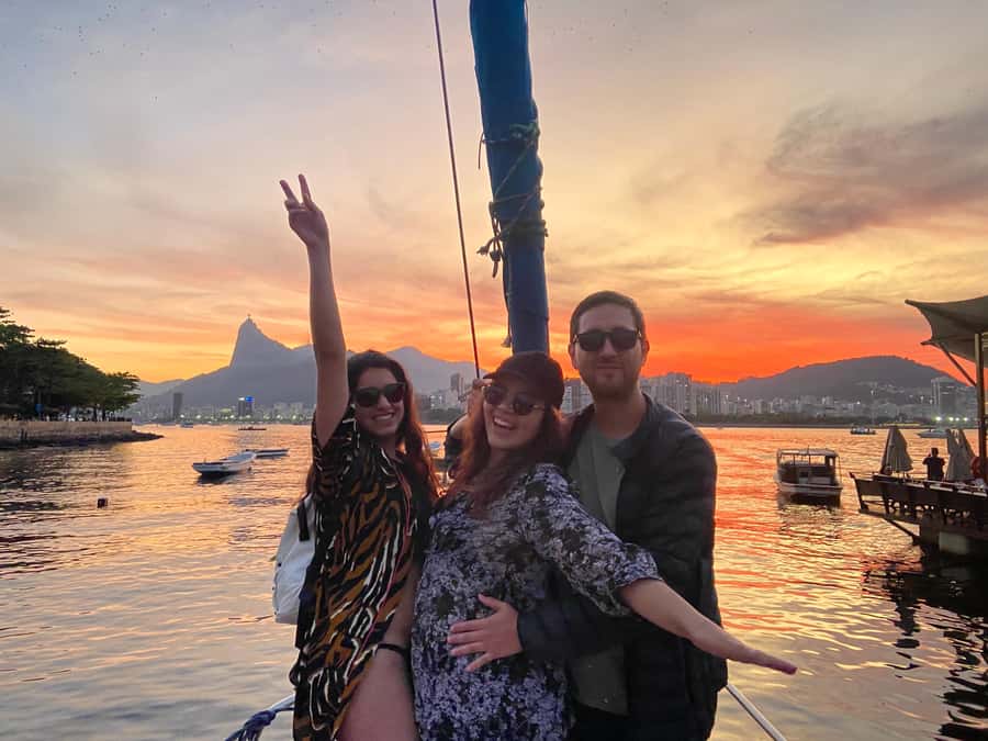 Rio de Janeiro: Sunset Sailboat Tour with Open Bar - Who should book this sail