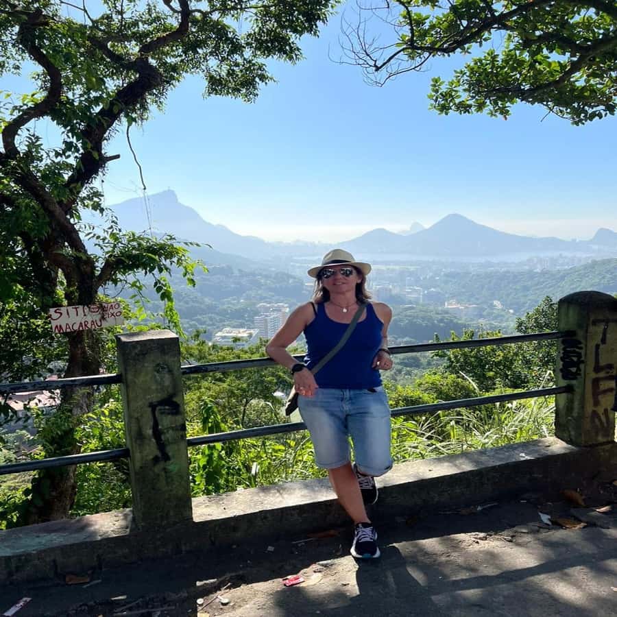Rio: Favela Rocinha Tour with Local Guide & Secret Spots - Views, art, capoeira, and samba