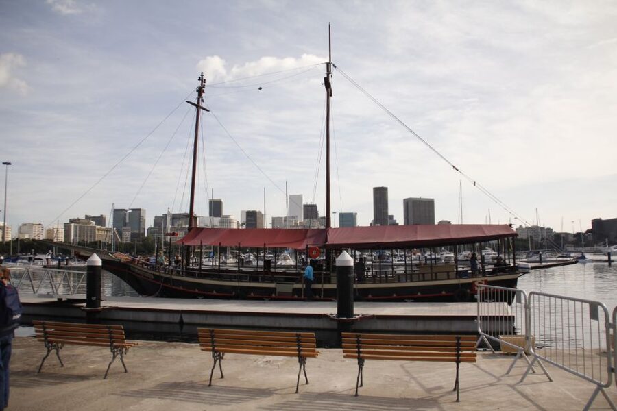 Rio From The Sea: Guanabara Bay Cruise with Optional Lunch - How the guiding affects the experience