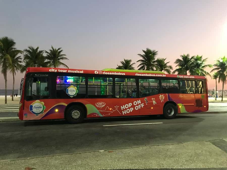 Rio Samba Bus: hop-on hop-off city tour in Rio de Janeiro - AquaRio, Yup Star, Maracanã, and the Sambadrome