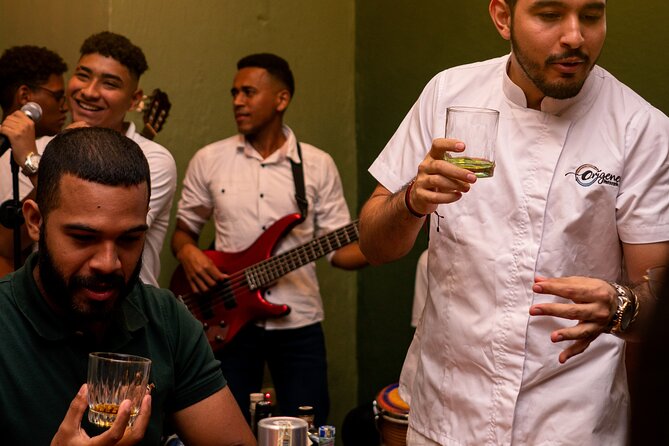 Rum & Rhythms a premium rum tasting with live music - Meeting the band at Orígenes Restaurante Bar