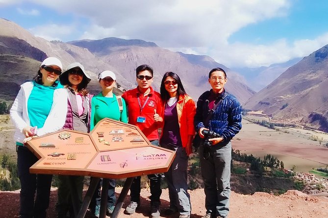 Sacred Valley and Machu Picchu Tour in 2 days with Peru Vip - Awana Kancha and the first Andean views