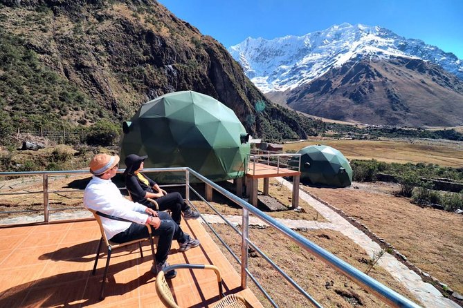 Salkantay Trek 4 Days to Machu Picchu by Glamping Sky Lodge Dome - Day one: Mollepata, Cruzpata, and the cold at Soraypampa