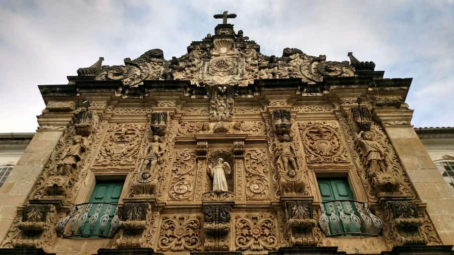 Salvador Historic Walking Tour - Pelourinho - Starting at Praça Castro Alves and Cine Metha