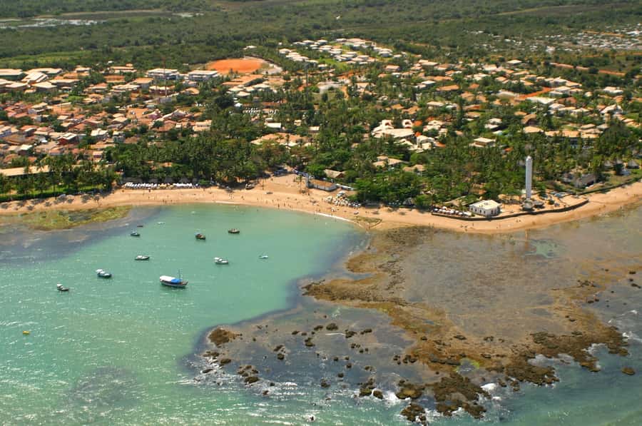 Salvador: Praia Do Forte and Guarajuba Beach Day Trip - Praia do Forte and its old fishing-village feel