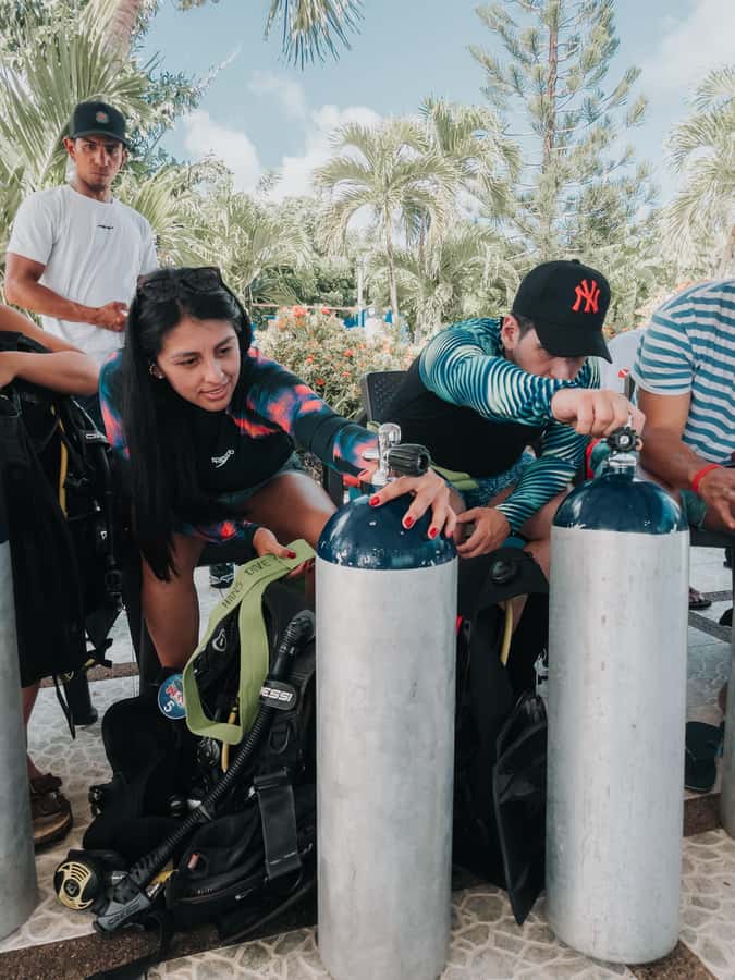 San Andres: Scuba Diving Experience with Hotel Pickup - Who should book this San Andrés experience?