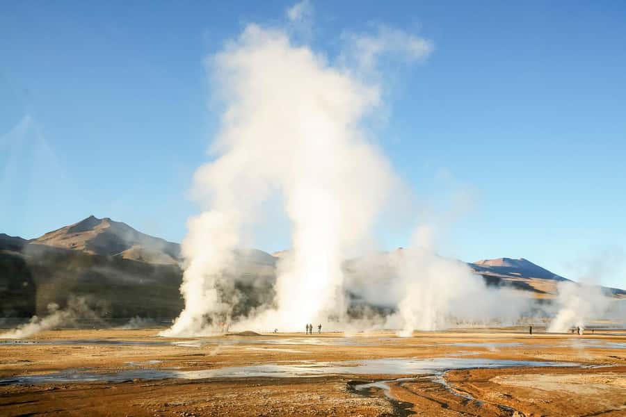 San Pedro de Atacama: El Tatio Geysers Tour - The Putana Valley and the flamingo stop