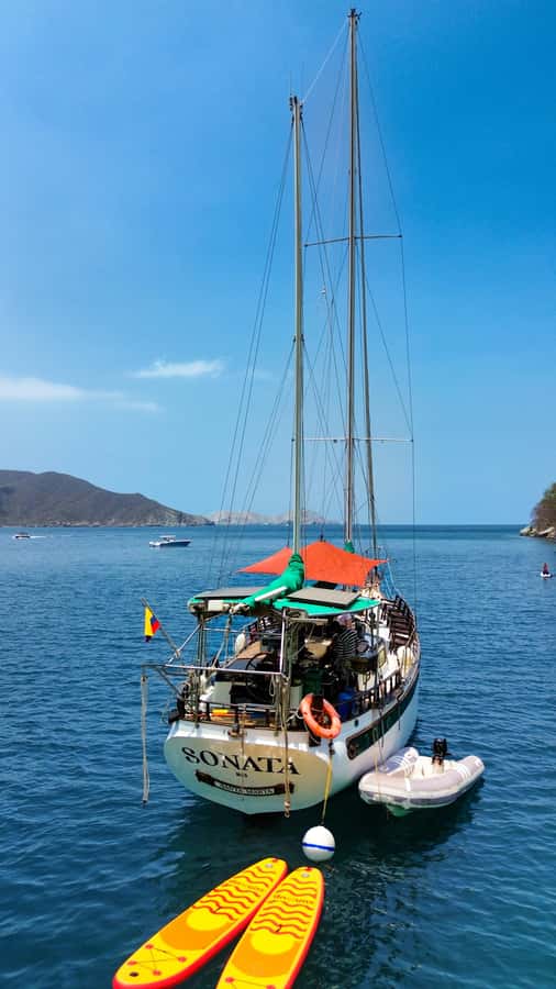 Santa Marta: Sailboat day tour to Tayrona Park - Lunch Around 90 Minutes After Arrival