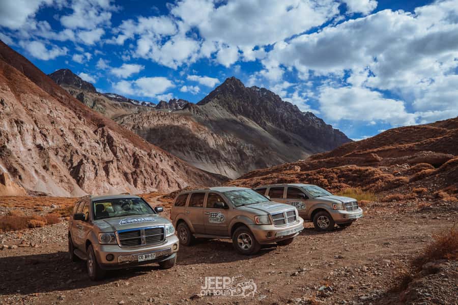 Santiago: Cajón del Maipo Hot Springs & Chilean Barbecue - Guides, languages, and the level of organization